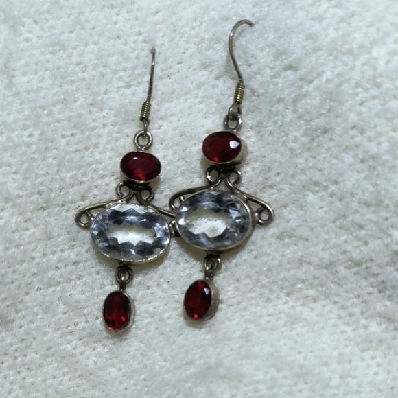 Elegant .925 Silver, Quartz and Garnet Stones Dangle Earrings - Picture 2 of 4